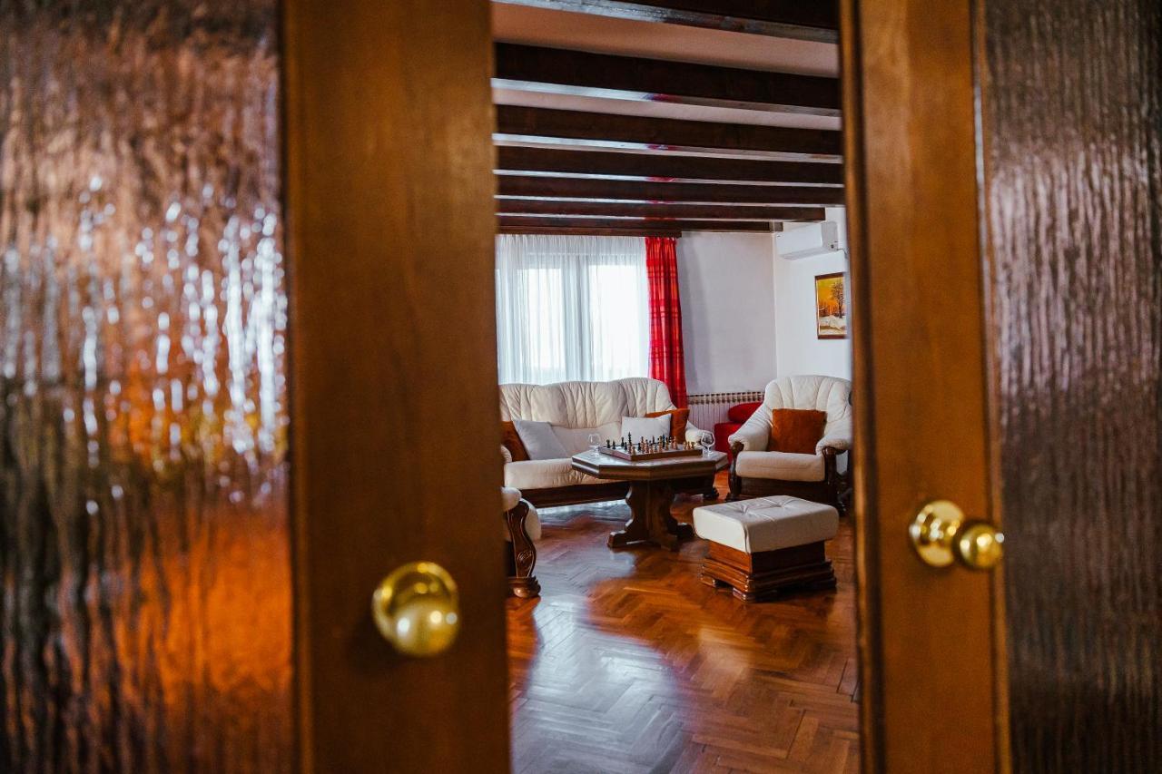 Apartamento Lika Story Josipdol Exterior foto