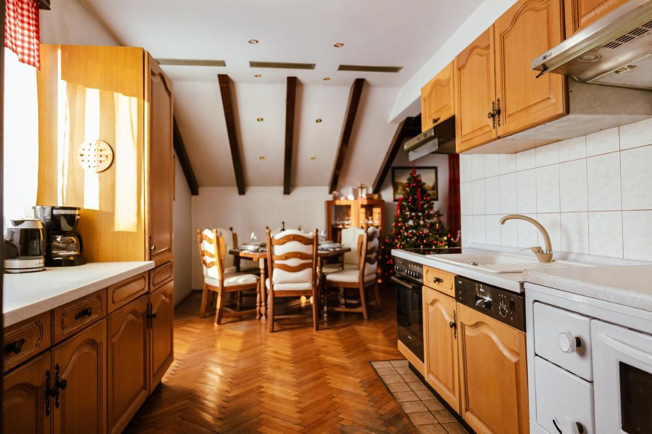 Apartamento Lika Story Josipdol Exterior foto