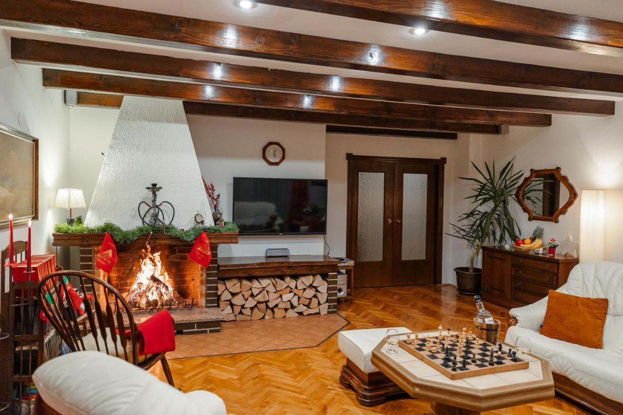 Apartamento Lika Story Josipdol Exterior foto